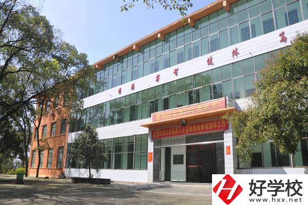 衡陽(yáng)蔡倫科技中等職業(yè)學(xué)校如何?學(xué)費(fèi)貴嗎?