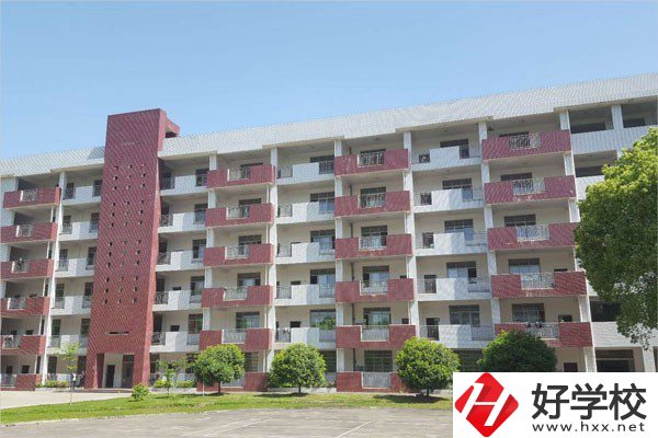 長(zhǎng)沙高級(jí)技工學(xué)校教學(xué)樓