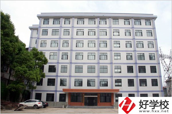 臨湘市職業(yè)中專學(xué)校有些什么專業(yè)？