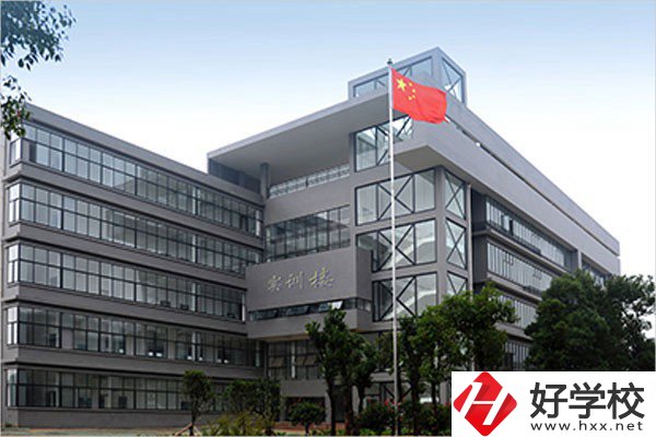 湘潭鋼鐵集團(tuán)有限公司高級技工學(xué)校實(shí)訓(xùn)樓