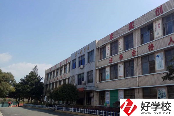 東安縣職業(yè)中專學校好不好？宿舍怎么樣？