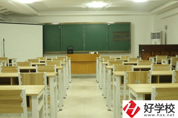湖南長沙藝術學校專業(yè)學費是多少，有哪些助學政策？