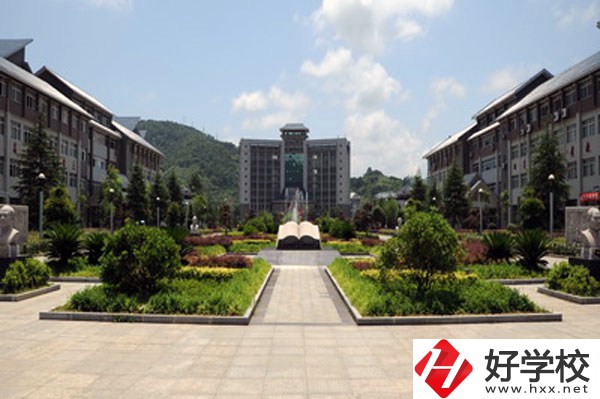 湘西州經(jīng)濟貿(mào)易學校教學樓