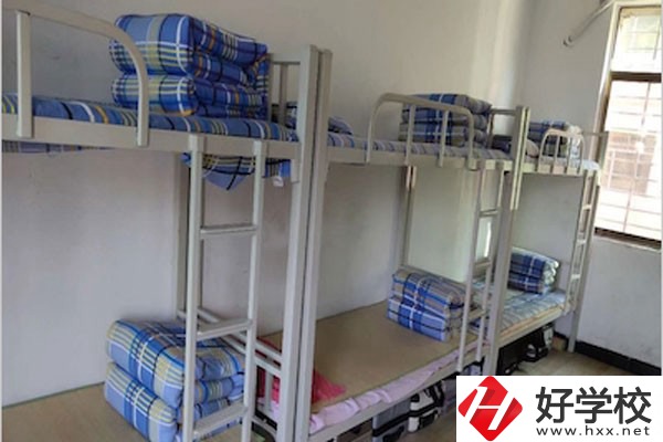 郴州城市經(jīng)濟(jì)職校有哪些專業(yè)？一年學(xué)費(fèi)多少？