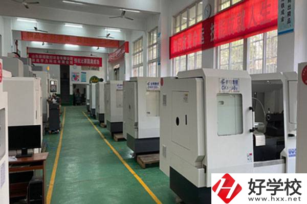 湖南省工業(yè)貿(mào)易學(xué)校在什么位置？有哪些辦學(xué)優(yōu)勢？