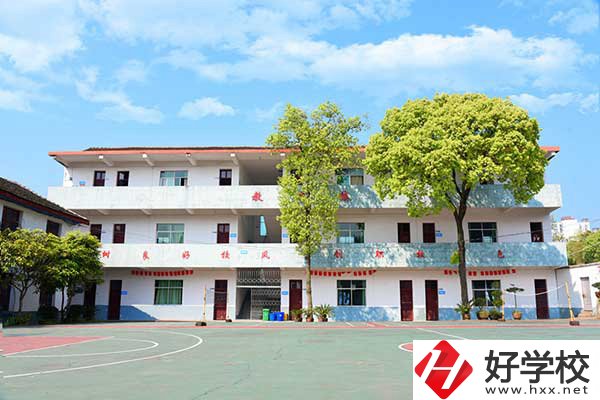 懷化有學舞蹈的中專學校嗎？招生人數(shù)多嗎？