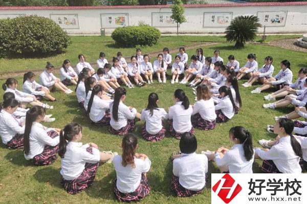 湘潭湘鄉(xiāng)市華光電子工業(yè)職校的教學(xué)條件怎么樣？