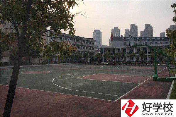 長沙醫(yī)衛(wèi)技校有哪些？辦學(xué)條件怎么樣？