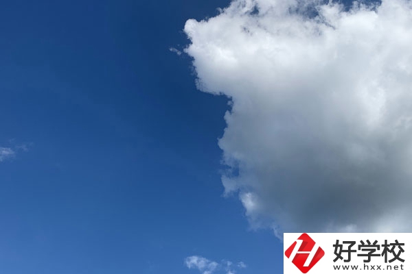 湖南有哪些中職學校服裝設(shè)計專業(yè)比較好？