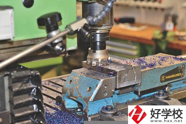 在婁底讀中職學校學什么專業(yè)比較好？