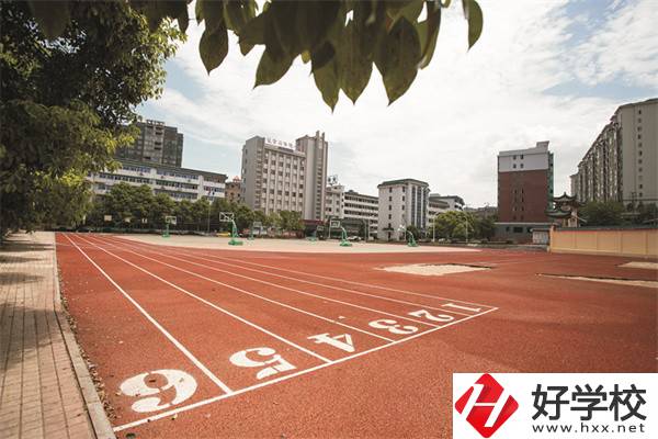 衡陽市信息網(wǎng)絡(luò)工程學(xué)校是公辦還是民辦？學(xué)費(fèi)是多少？