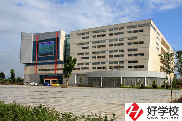 永州有中職部的大專有哪幾所？收費(fèi)標(biāo)準(zhǔn)是多少？