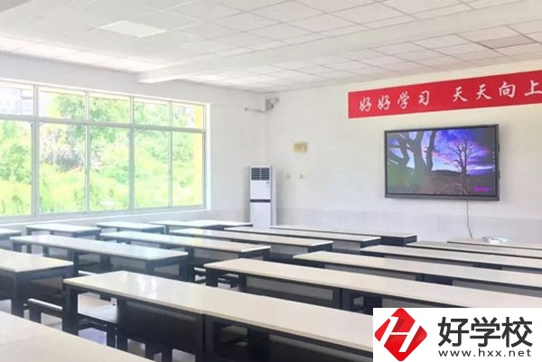 長沙博雅衛(wèi)生中等專業(yè)學校大門教室