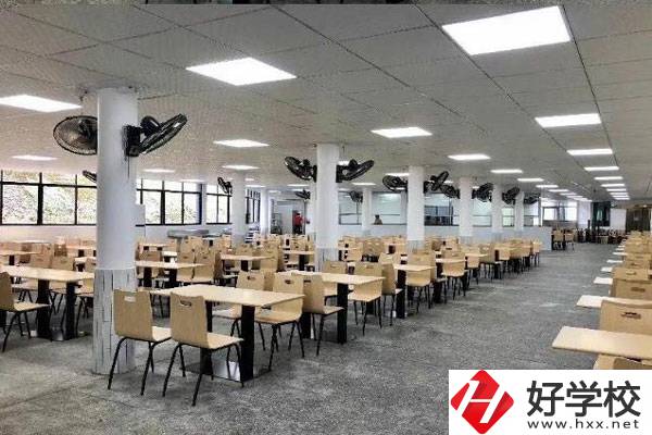 想學(xué)智慧健康養(yǎng)老服務(wù)專業(yè)，建議去長沙這所學(xué)校