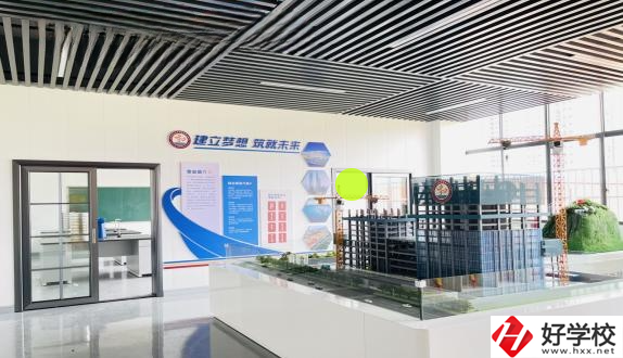 長(zhǎng)沙市經(jīng)開中等職業(yè)技術(shù)學(xué)校實(shí)訓(xùn)室