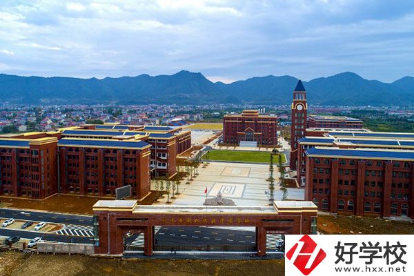 湘北職業(yè)中專學(xué)校是公辦的還是民辦的？在哪里？