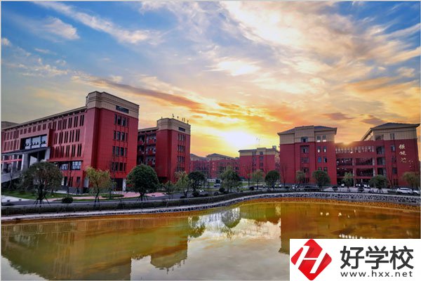 常德市桃源縣職業(yè)中專學校在什么地方？學校怎么樣？