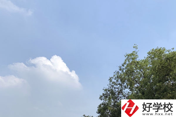 耒陽市第二職業(yè)技術學校設施設備怎么樣？
