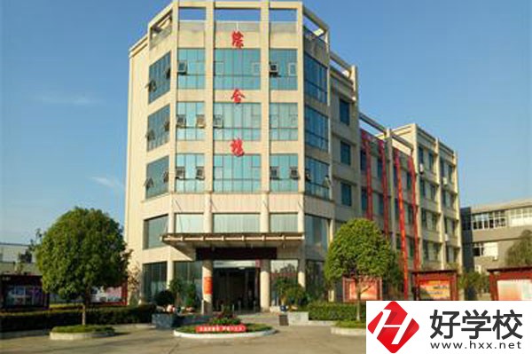長沙經(jīng)貿(mào)職業(yè)中專開設(shè)了哪些專業(yè)，招生要求是什么？