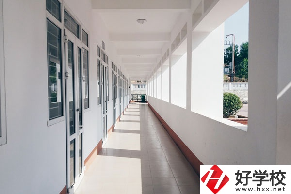 衡陽市鐵路運輸職業(yè)學校好不好？宿舍怎么樣？