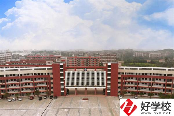 藍(lán)山縣職業(yè)中等專業(yè)學(xué)校是公辦學(xué)校嗎？有什么專業(yè)？