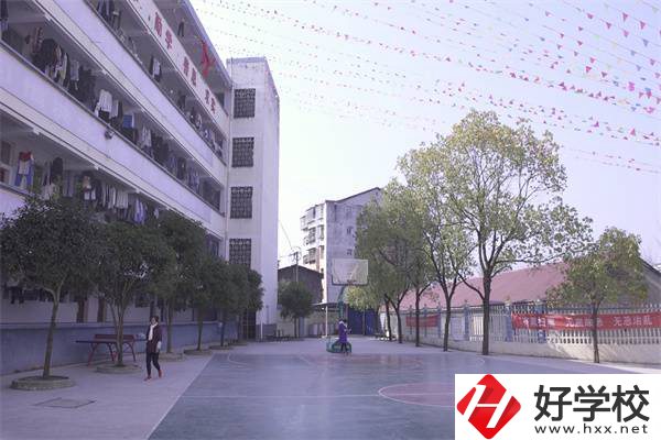 懷化文理職業(yè)學(xué)校運(yùn)動(dòng)場