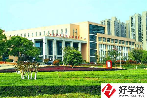 婁底職業(yè)技術(shù)學(xué)院有中專生嗎？怎么招生？