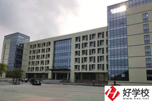 湖南省永州市工業(yè)貿(mào)易中等專業(yè)學(xué)校的辦學(xué)實力怎么樣？