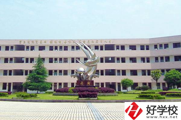 汨羅市楚怡職業(yè)中專學(xué)校有哪些重點(diǎn)專業(yè)？