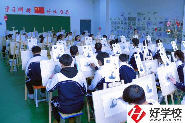 長沙鴻箐職業(yè)中專學(xué)校實(shí)訓(xùn)室