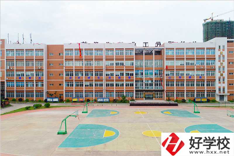 初中畢業(yè)讀湖南健康學(xué)校怎么樣？有哪些專業(yè)？
