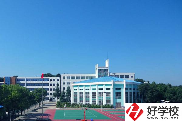 岳陽市中岳經(jīng)貿職業(yè)技術學校教學樓