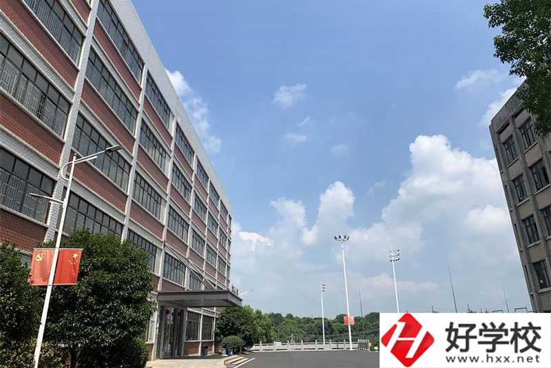 益陽機械工業(yè)職業(yè)學校有些什么專業(yè)？就業(yè)優(yōu)勢如何？