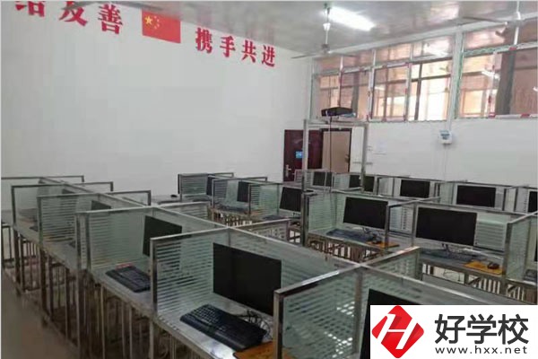 懷化市成碩職業(yè)學(xué)校實訓(xùn)室