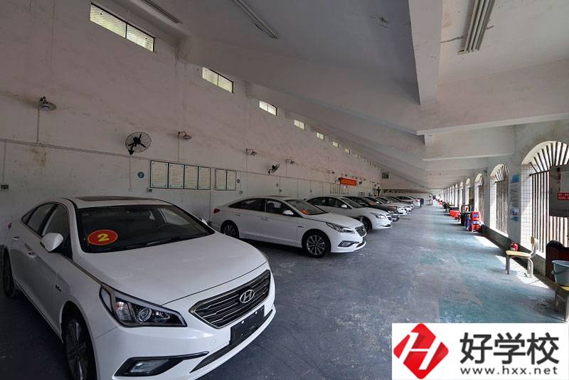郴州市工業(yè)交通學校實訓(xùn)室
