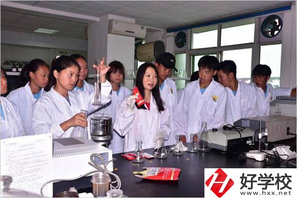 岳陽有哪所中職學(xué)校有辣條專業(yè)？該專業(yè)學(xué)了有用嗎？