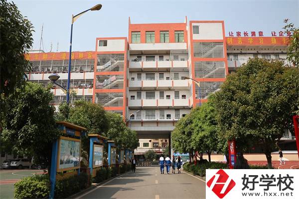 湖南育才技工學(xué)校怎么樣？是公辦學(xué)校嗎？
