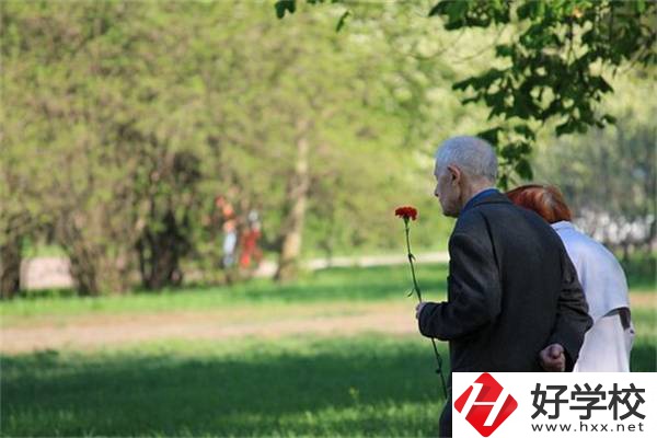 懷化有退役軍人可以讀的中職學(xué)校嗎？有什么優(yōu)待？