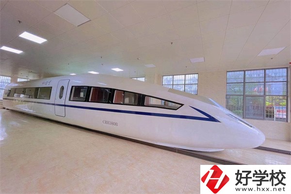 長(zhǎng)沙涉外旅游職業(yè)中專是民辦學(xué)校嗎？有哪些辦學(xué)特色？