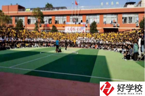 長(zhǎng)沙英藍(lán)中等職業(yè)學(xué)校好不好？學(xué)費(fèi)貴不貴？