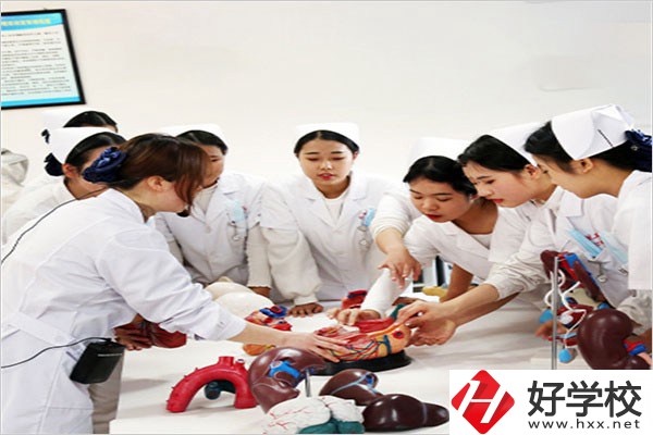 懷化啟航衛(wèi)校是中專還是技校？怎么到校？