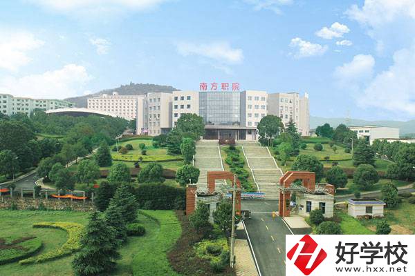 長沙南方職業(yè)學(xué)院(中職部)大門