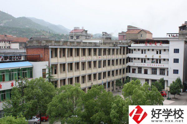 想在張家界學幼兒保育專業(yè)，看看這所學校