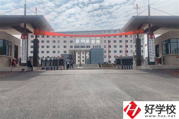 衡陽(yáng)哪些學(xué)?？梢詫W(xué)美容美發(fā)？好就業(yè)嗎？