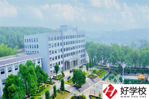 邵陽(yáng)市機(jī)電職業(yè)技術(shù)學(xué)校有哪些助學(xué)政策？