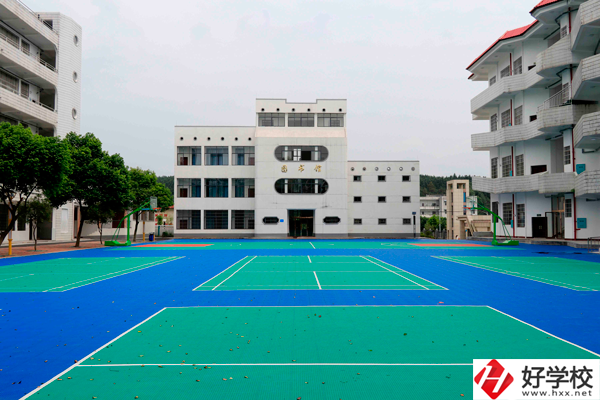 郴州市理工職業(yè)技術(shù)學(xué)校是公辦還是民辦？學(xué)費(fèi)貴不貴？