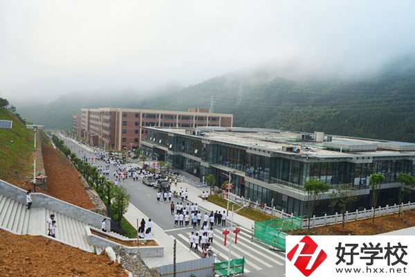 安化縣有幾所職高學(xué)校？有什么特色？
