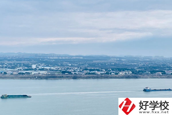 湖南省有色金屬中等專業(yè)學(xué)校有哪些專業(yè)？