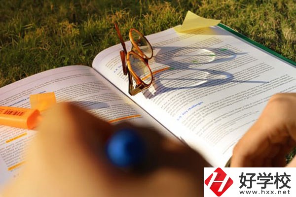 婁底職業(yè)技術(shù)學(xué)院有哪些專業(yè)？學(xué)費(fèi)貴不貴？