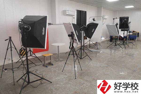 邵陽市中南科技職業(yè)學(xué)校有哪些熱門專業(yè)？